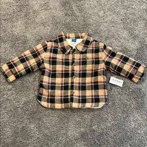 Old Navy baby boy size 6-12m fleece Button Down jacket in Black and Tan Plaid